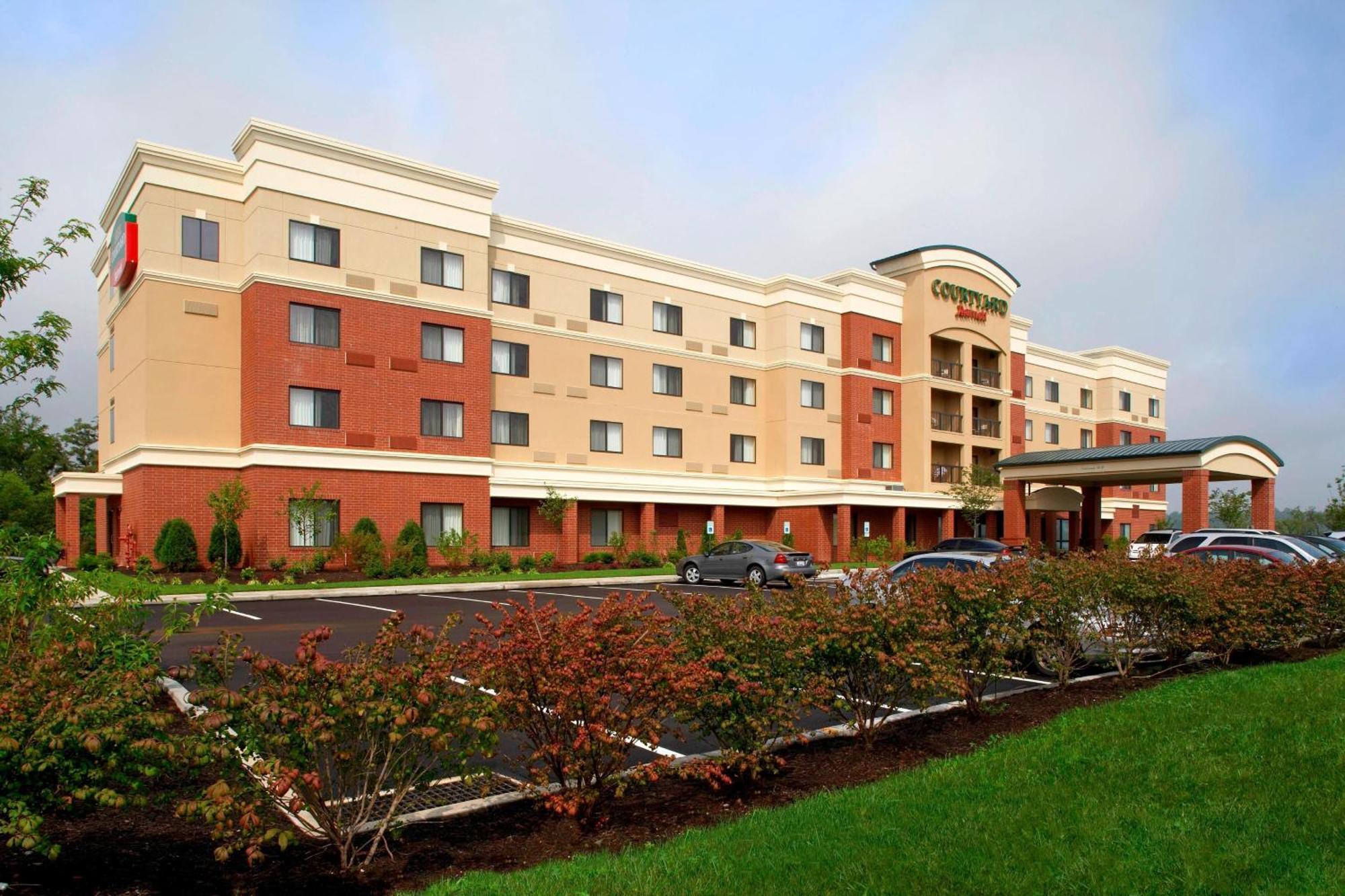 Courtyard Pittsburgh Greensburg Exterior photo